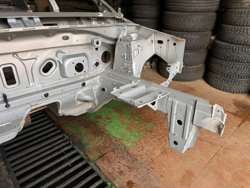 Передняя часть кузова - фото 5