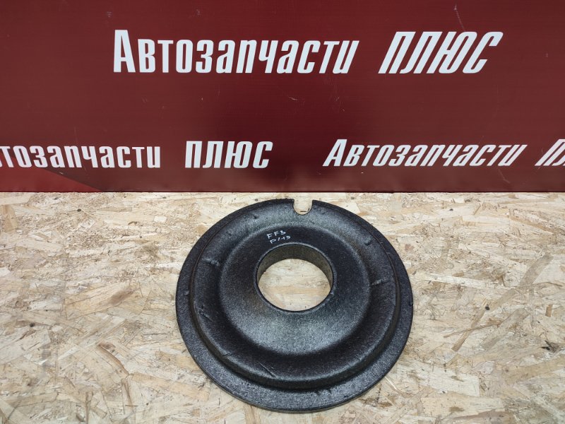 Колпак запасного колеса - фото 1
