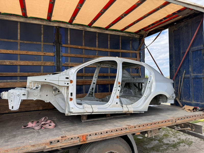 Кузов на запчасти - фото 2