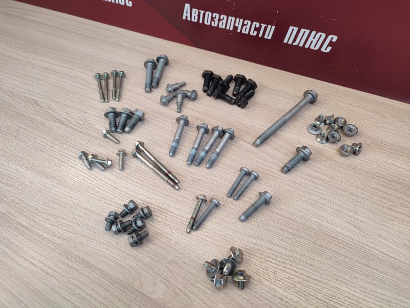 Болт крепления двигателя - фото 3