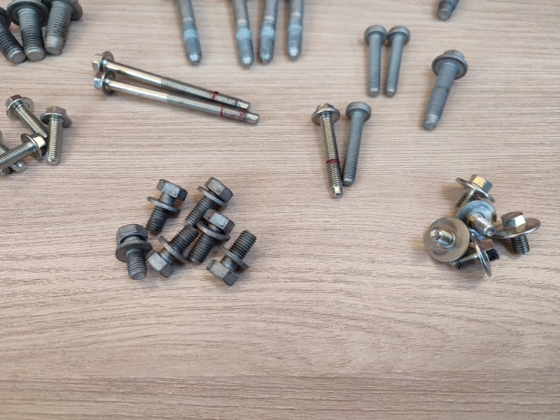 Болт крепления двигателя - фото 7