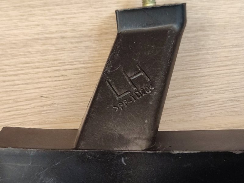 Направляющая стекла двери - фото 9