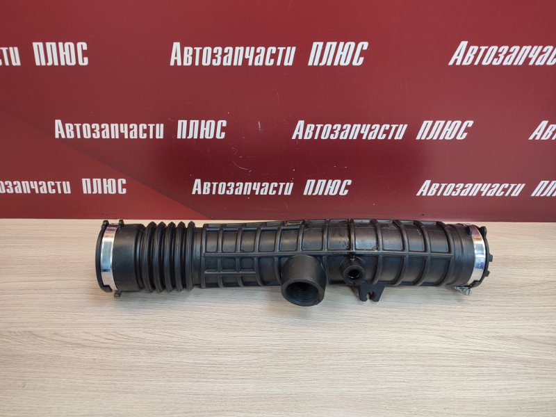 Патрубок воздушного фильтра - фото 1