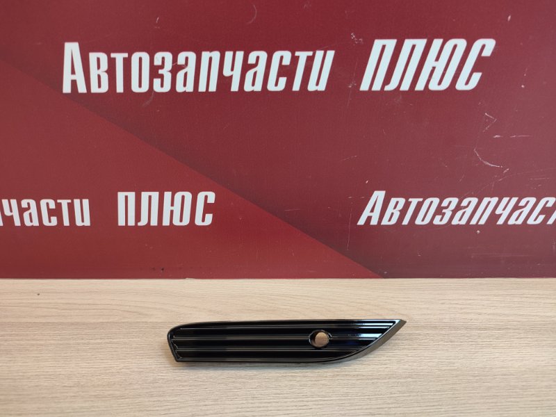 Заглушка   бампера - фото 1