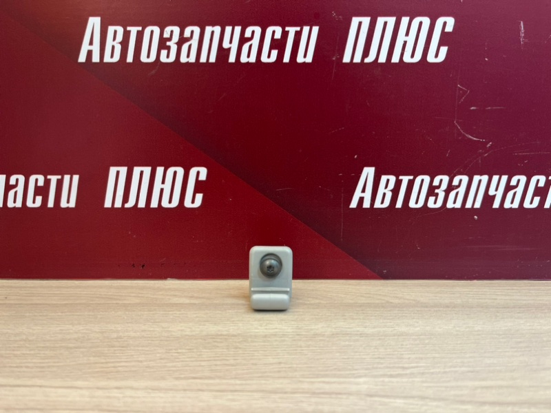 Крепление солнцезащитного козырька - фото 1