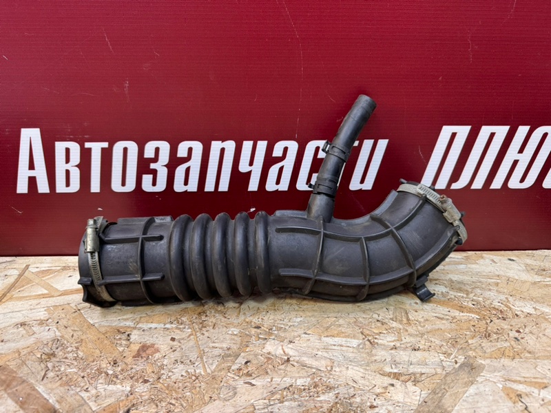 Патрубок воздушного фильтра - фото 1