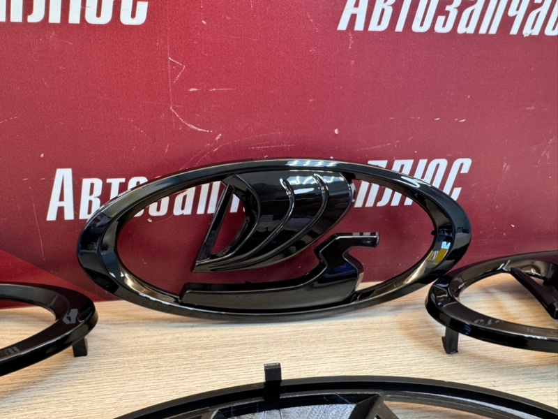 Эмблема решетки радиатора - фото 5