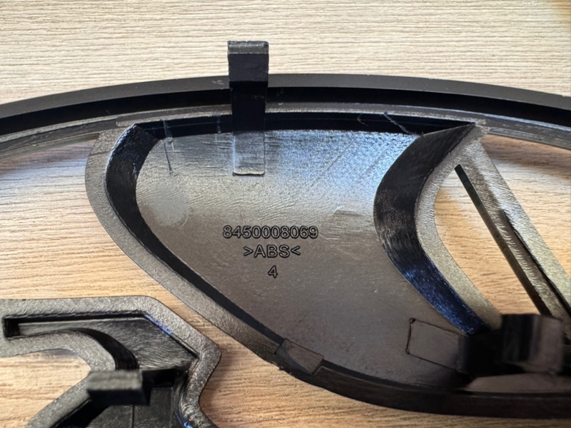 Эмблема решетки радиатора - фото 7