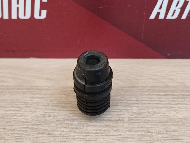 Отбойник капота - фото 2