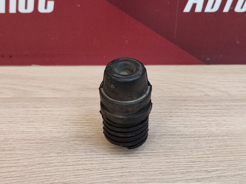 Отбойник капота - фото 2