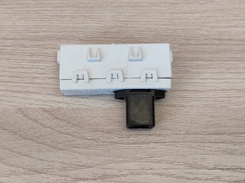 Датчик ремня безопасности - фото 4