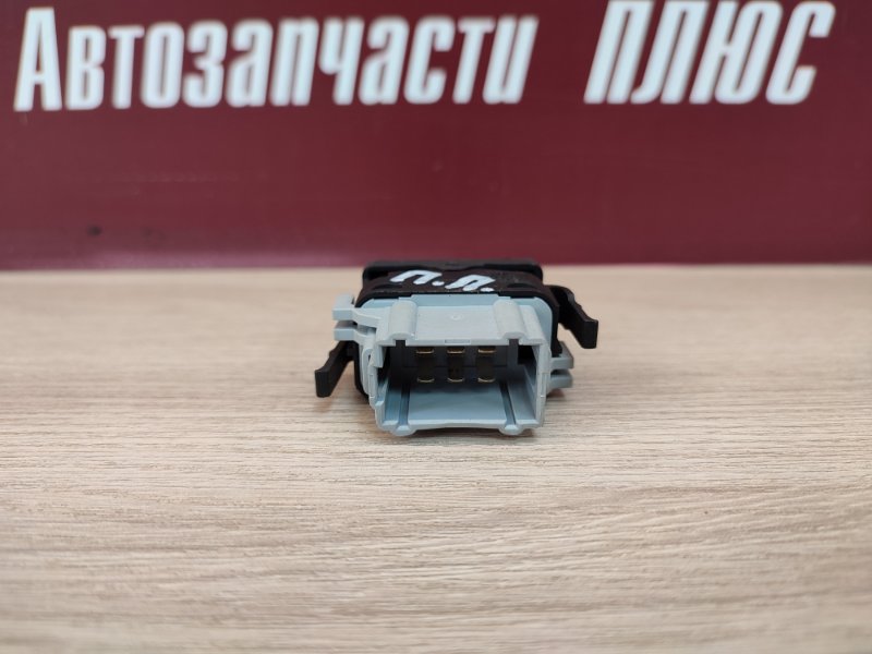 Кнопка обогрева сидений - фото 7