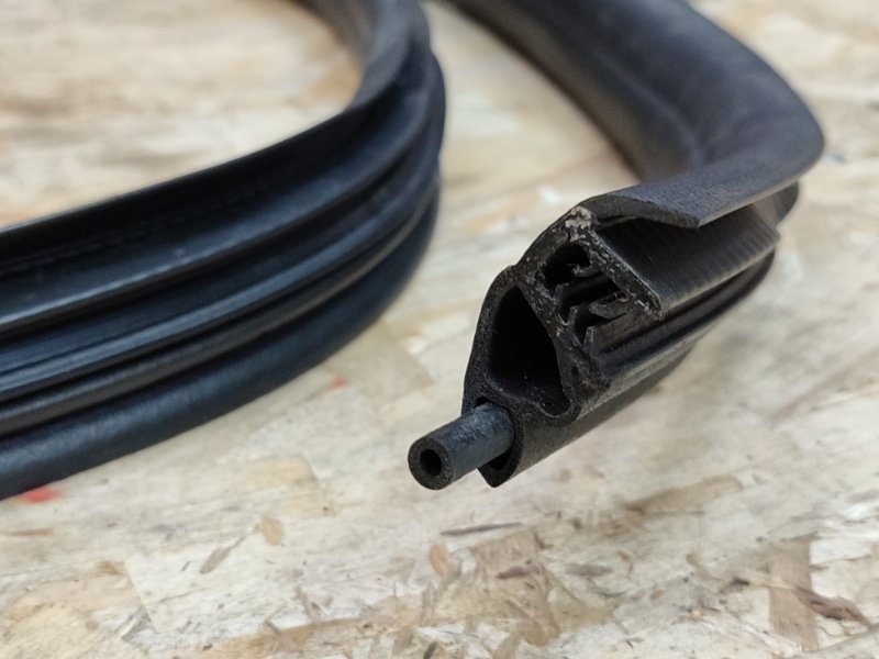 Уплотнитель проема      двери - фото 7