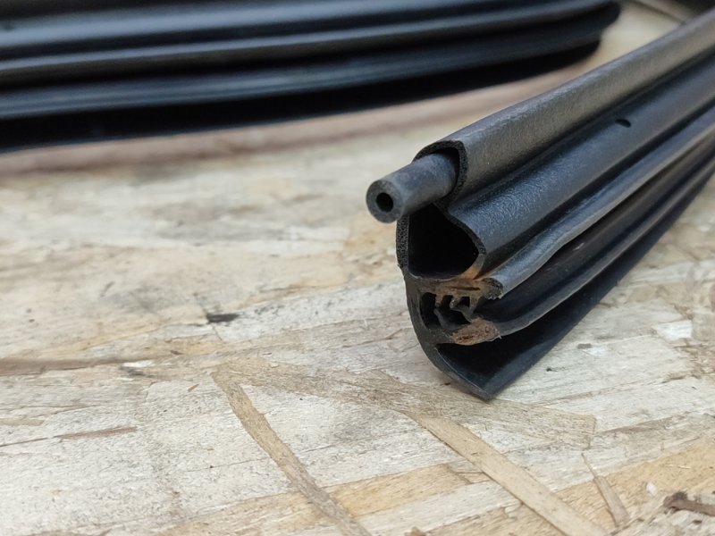 Уплотнитель проема      двери - фото 7