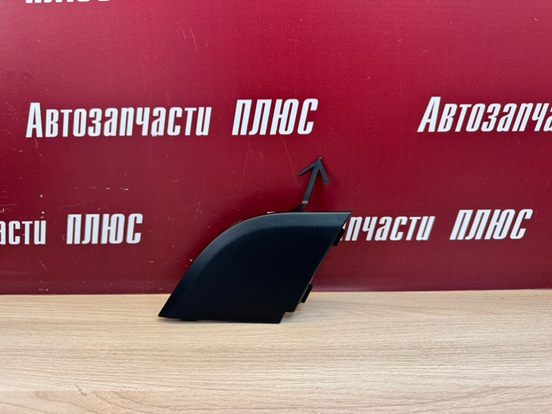 Заглушка буксировочного крюка - фото 1