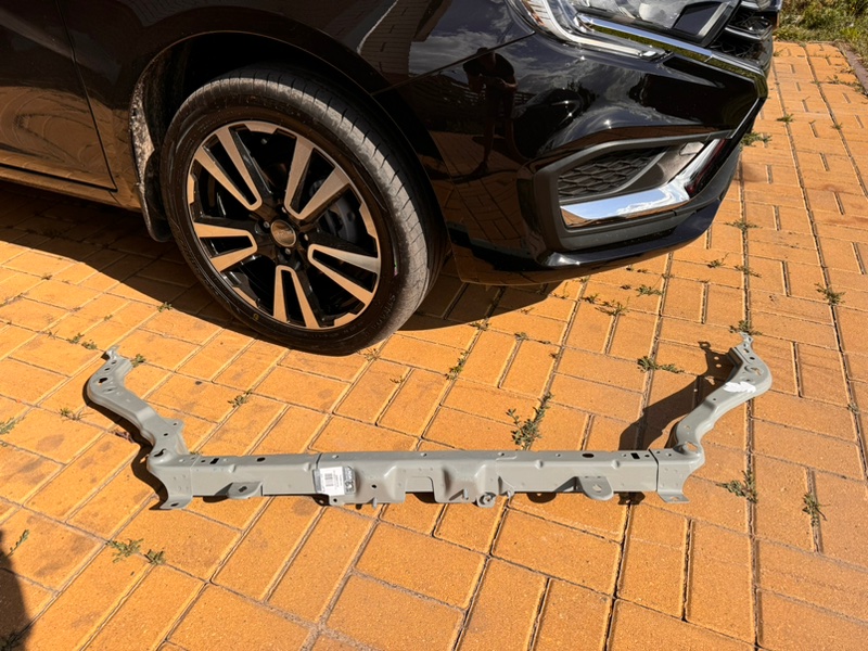 Верхняя накладка телевизора - фото 1