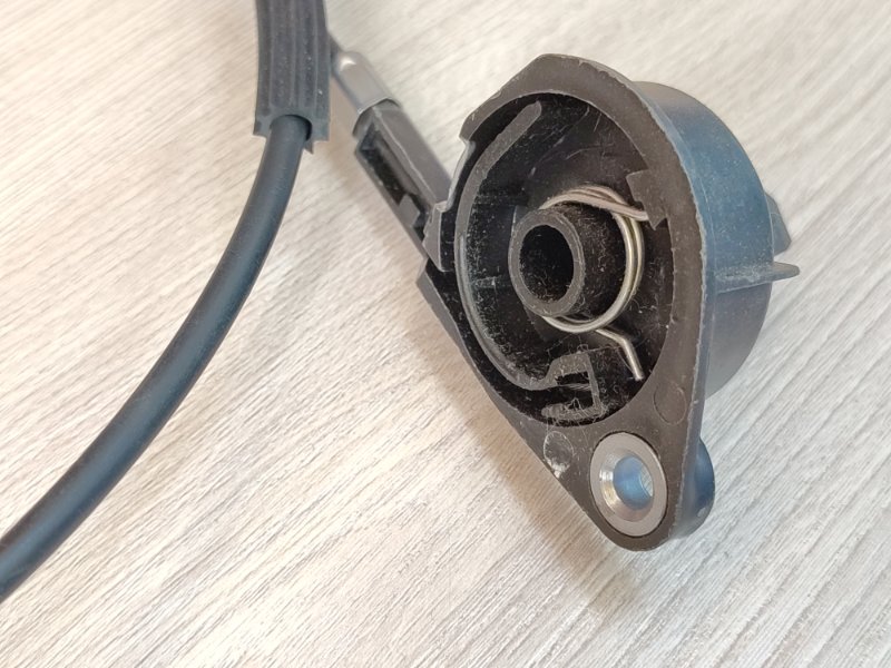 Трос лючка бензобака - фото 7