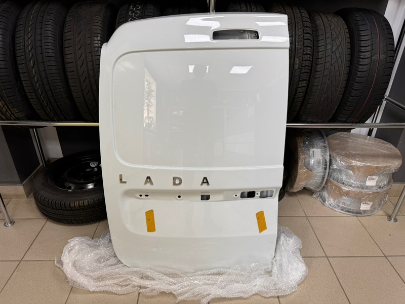 Дверь багажника - фото 1