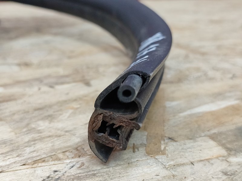 Уплотнитель проема      двери - фото 7