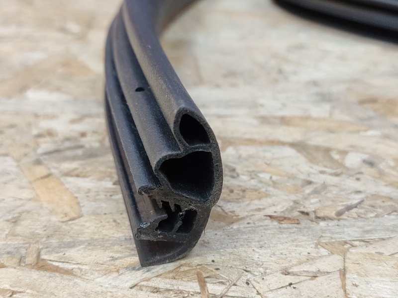 Уплотнитель проема      двери - фото 6