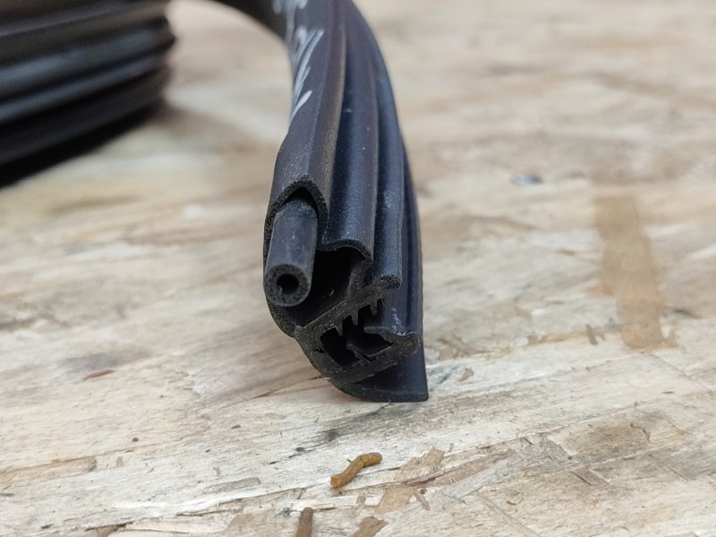 Уплотнитель проема      двери - фото 7