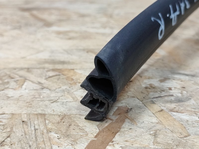 Уплотнитель проема      двери - фото 6