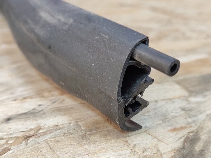 Уплотнитель проема      двери - фото 7