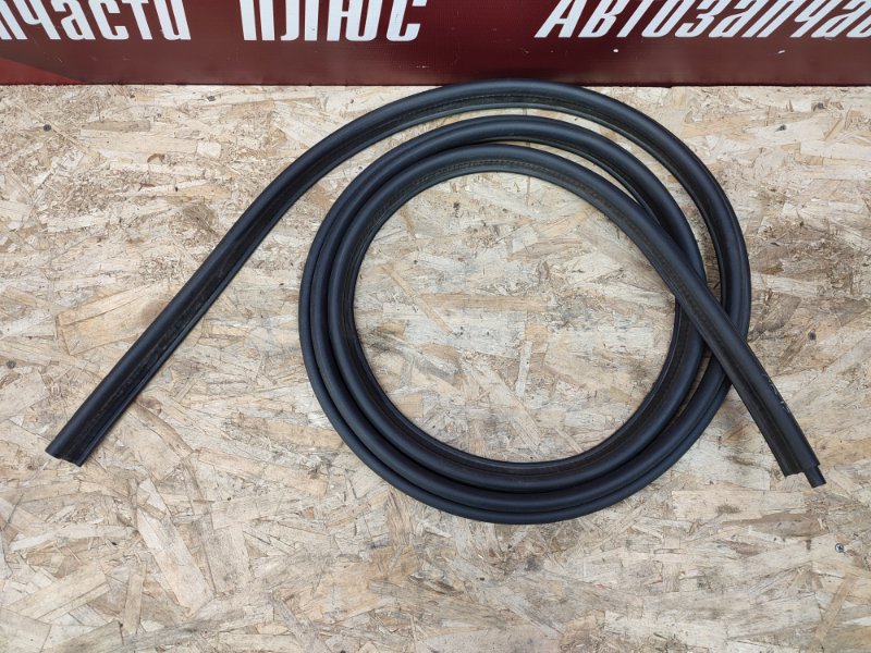 Уплотнительная резинка крышки багажника - фото 2