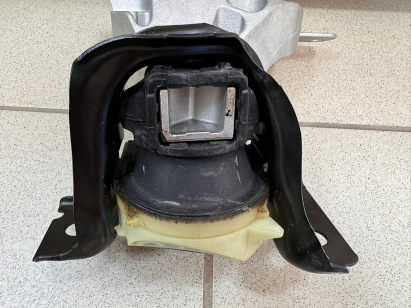 Верхняя  подушка двигателя - фото 5