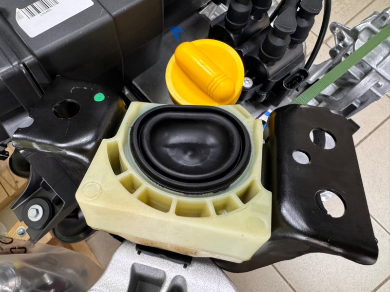 Подушка двигателя правая гидравлическая - фото 6