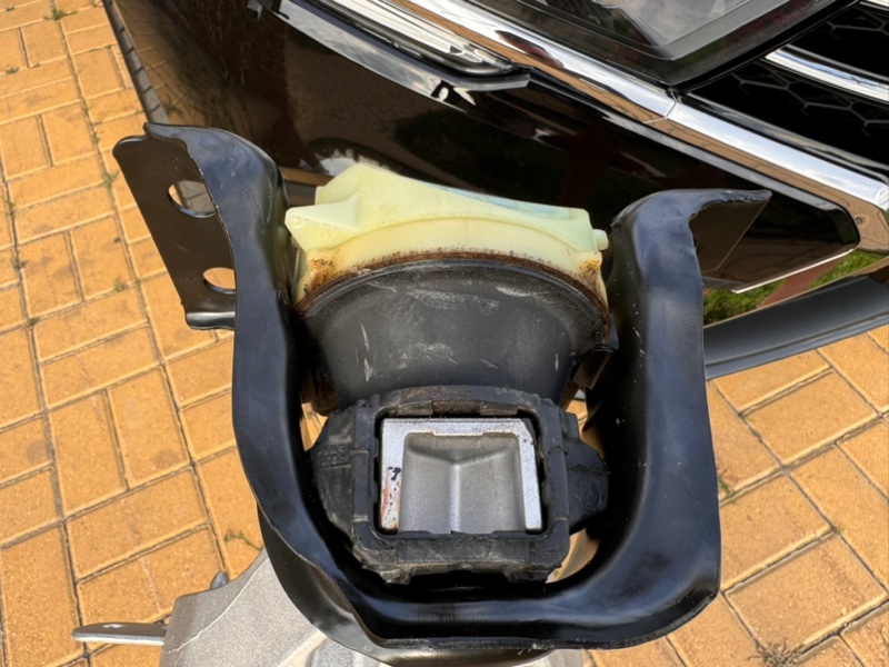 Верхняя  опора двигателя - фото 2