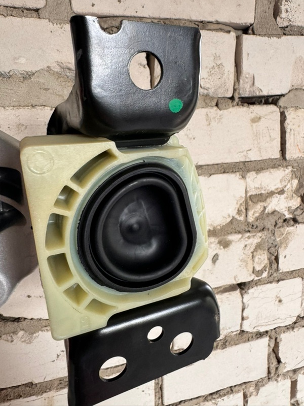 Крепление двигателя - фото 5