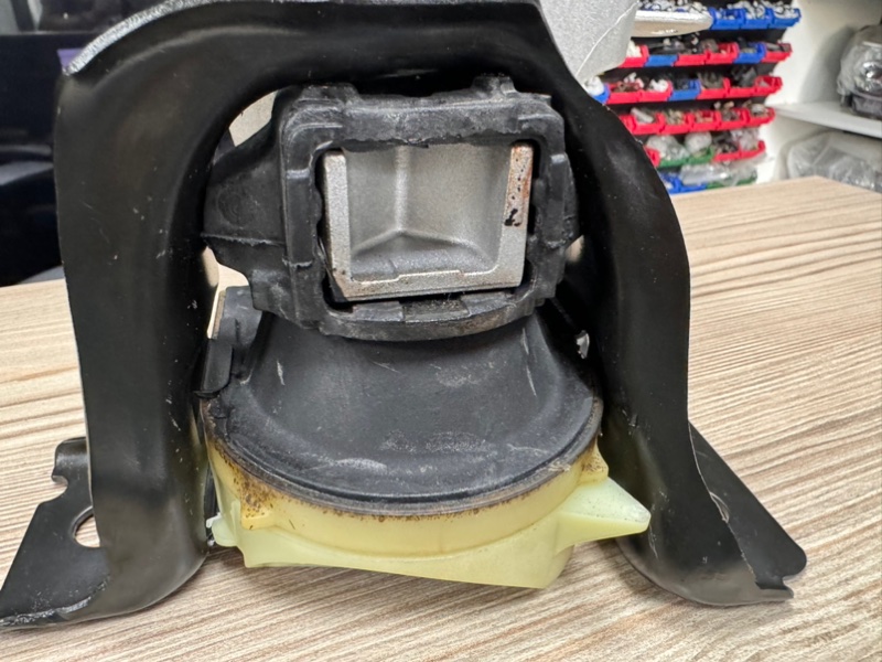 Кронштейн двигателя - фото 4