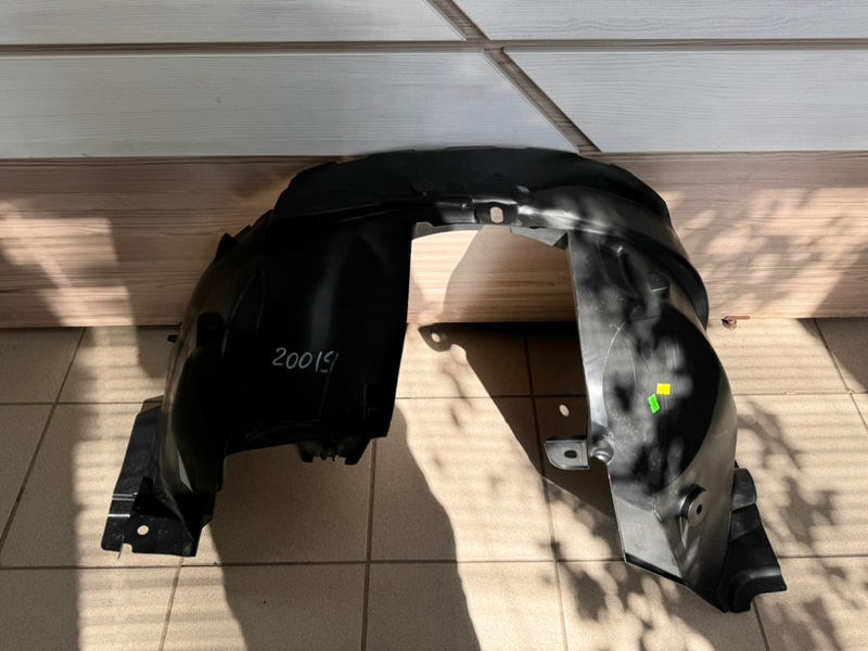 Подкрылок - фото 1