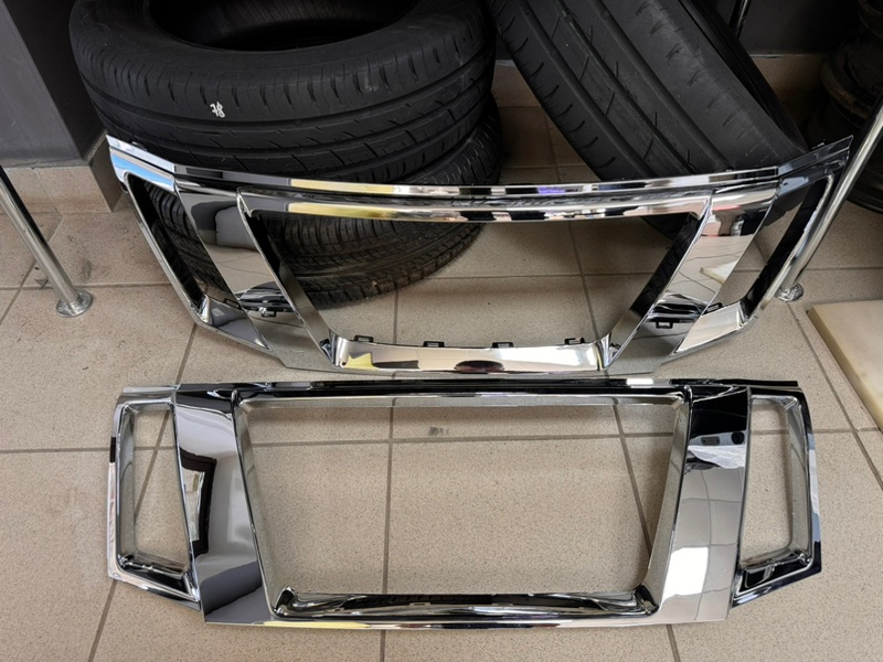 Молдинг хром решетки радиатора - фото 1