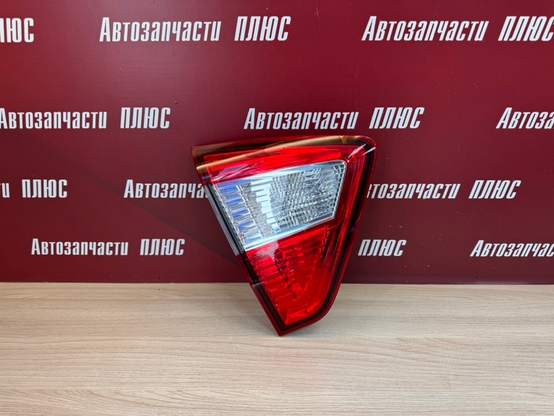 Фонарь крышки багажника - фото 1