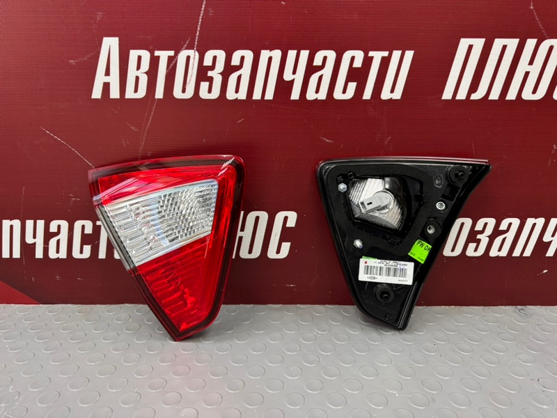 Фонарь крышки багажника - фото 1