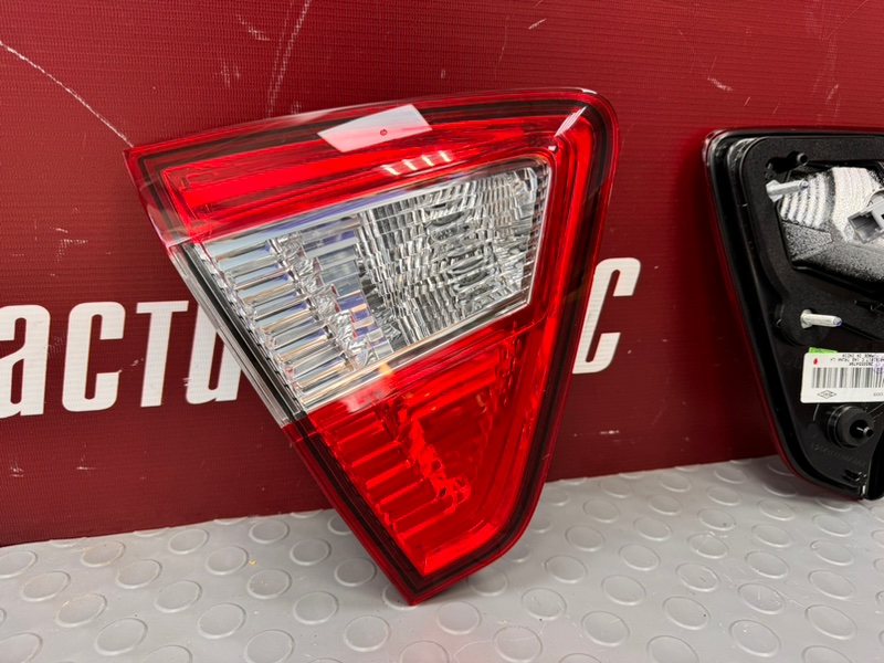 Фонарь крышки багажника - фото 5