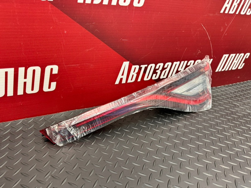 Фонарь крышки багажника - фото 2