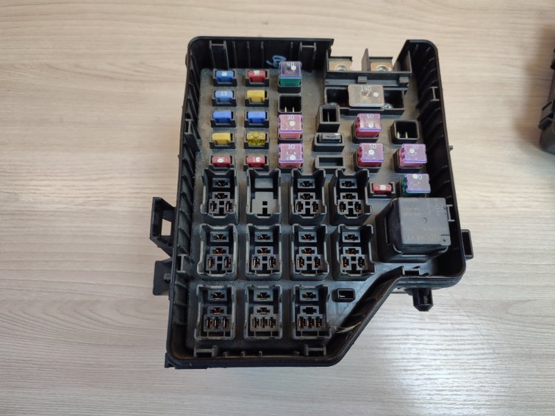 Блок предохранителей - фото 10