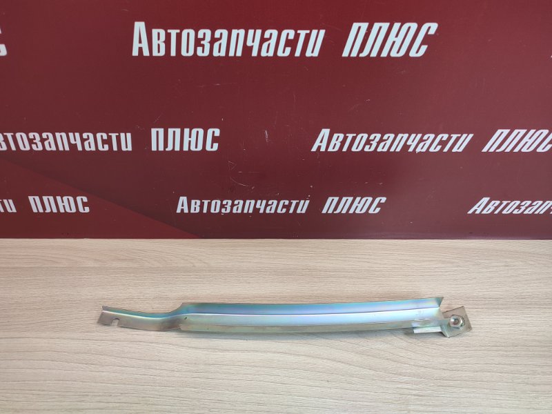 Направляющая стекла двери - фото 1