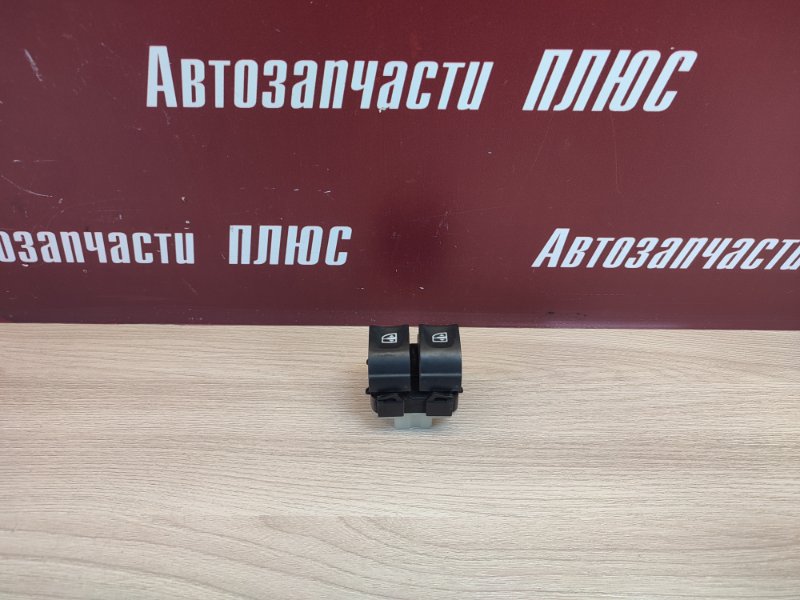 Кнопка стеклоподъемника - фото 1