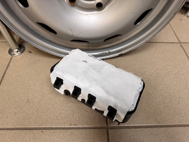 Подушка пассажира - фото 1