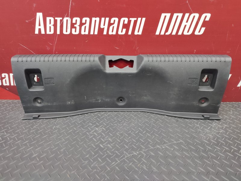Накладка замка багажника - фото 2