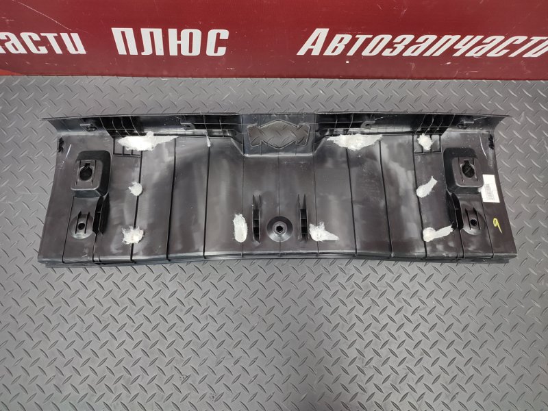 Накладка замка багажника - фото 8