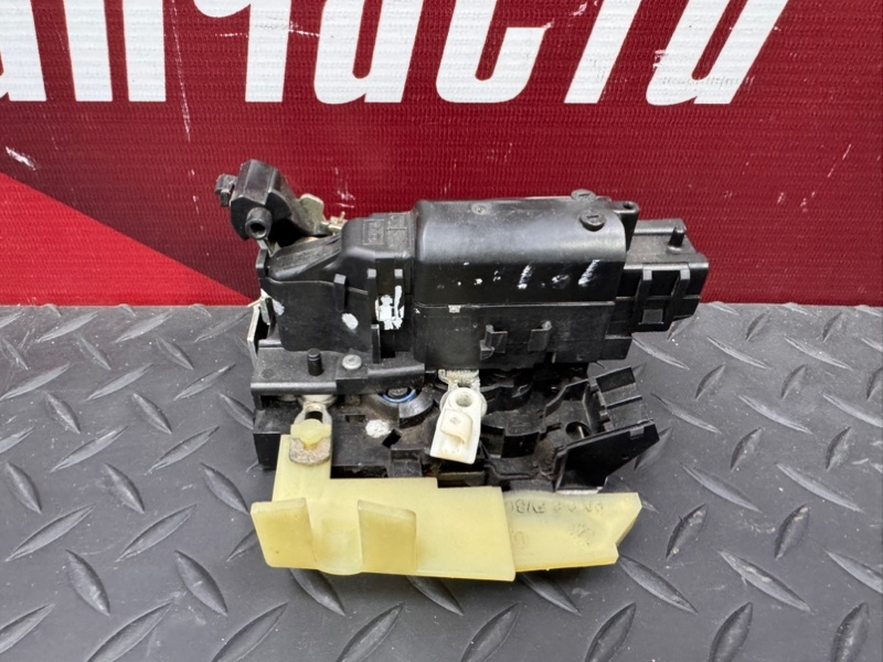 Замок      двери - фото 9