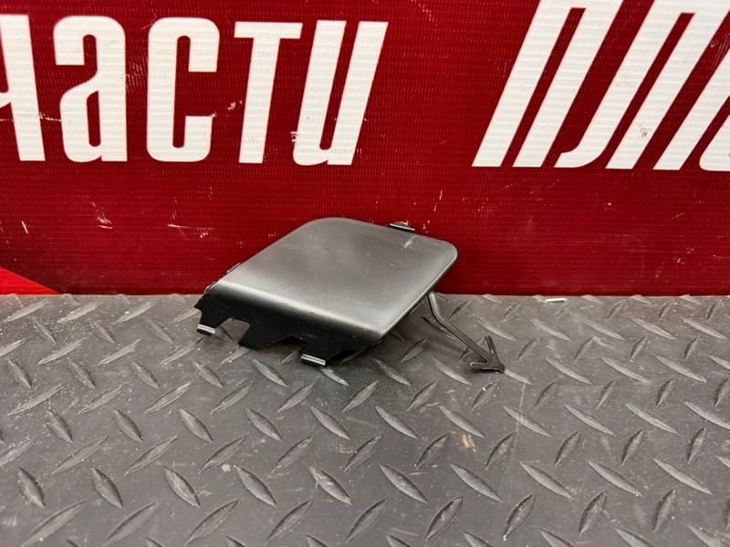Заглушка буксировочного крюка - фото 3