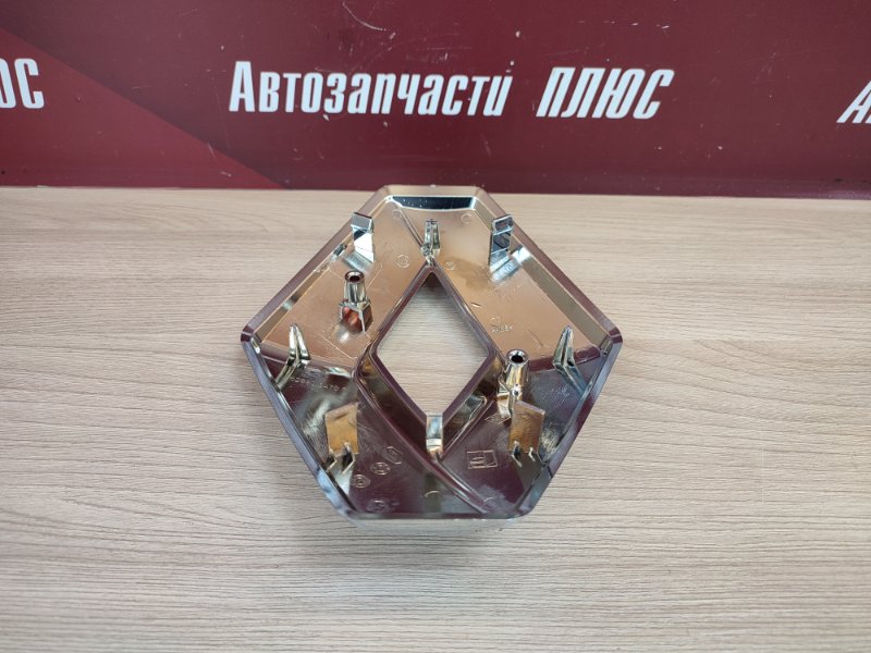 Эмблема решетки радиатора - фото 6