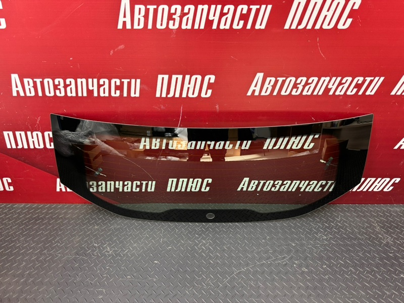 Стекло крышки багажника - фото 2