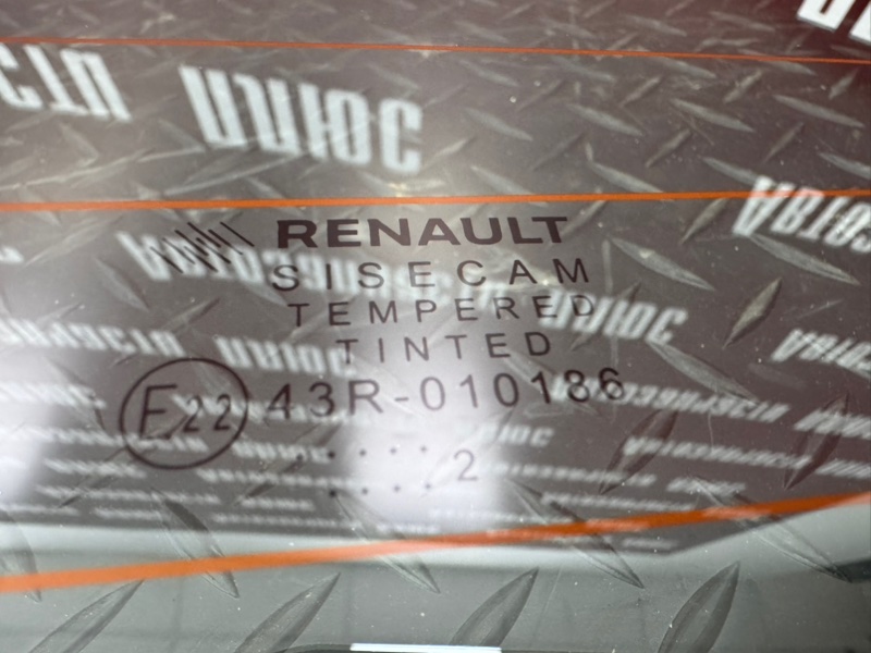 Стекло крышки багажника - фото 6